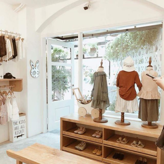 Jin houses xuất dư xịn, Cửa hàng trực tuyến Shopee Việt Nam