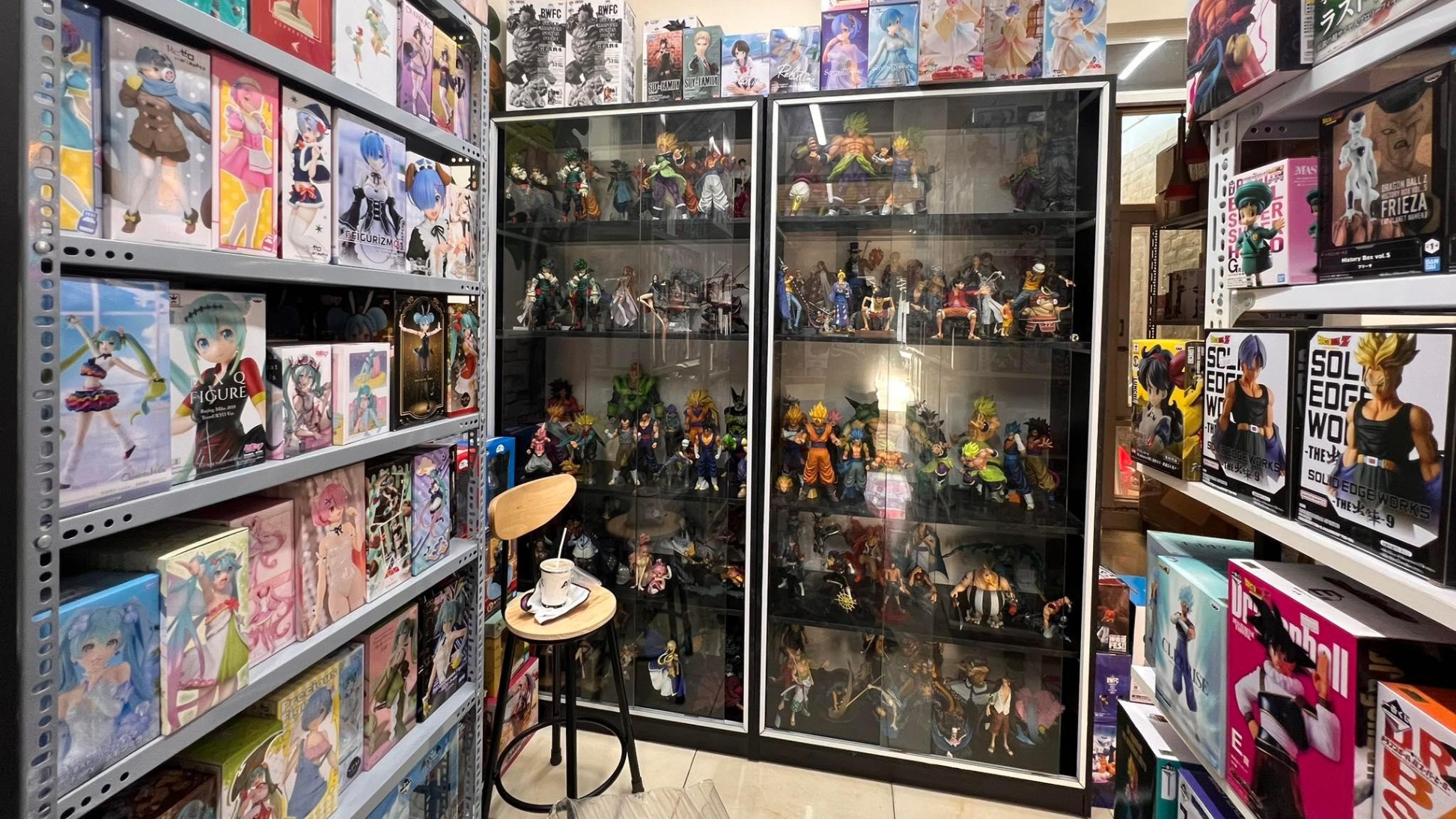 Figure shop sale